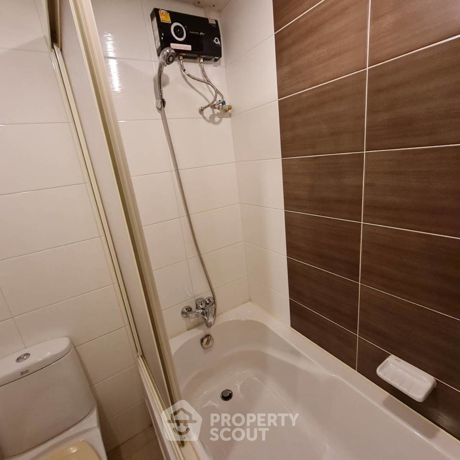 picture Great Value 1-BR At Grand Park View Asoke Near MRT Sukhumvit (ID 2076712) - 12/26