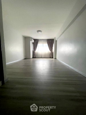 Condos for sale : 3-BR Condo At Thonglor Tower Condominium Near BTS Thong Lor (ID 2516783)