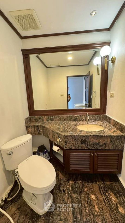 picture 3-BR 164 Sqm At Richmond Palace Condominium Near BTS Phrom Phong (ID 3194143) - 10/11