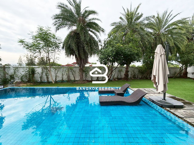 picture Pool Villa for sale at Windmill Golfcourse - 2/32