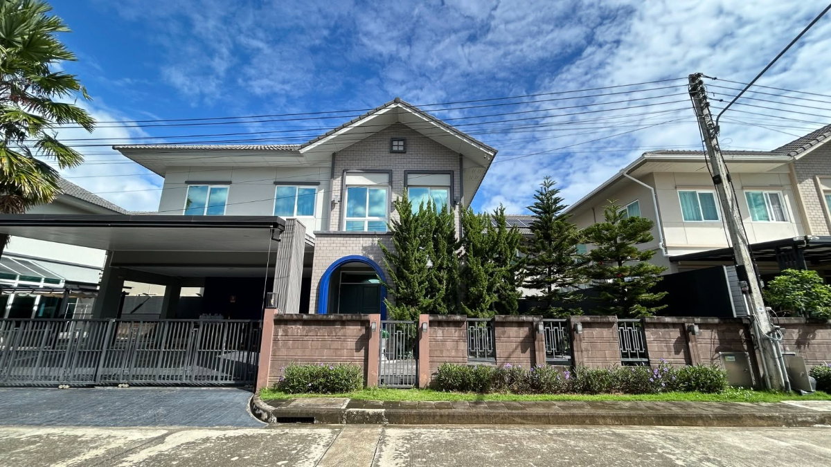 picture Luxury Homes, Laddarom Elegance, Ruamchok, 2 Houses Available, in a premium residential community. - 34/38