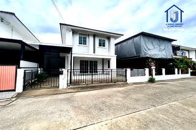 บ้านแฝด ศรีวารี พลาซ่า : ขายบ้านแฝด 2 ชั้น หมู่บ้านลลิลทาวน์ แลนซีโอ คริป เทพารักษ์-ตำหรุ ถนนตำหรุ-บางพลี ใกล้ทางด่วนบูรพาวิถี