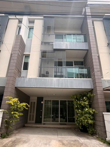 3-bed townhouse for rent, 185 sqm, 22 sq wah, Town Avenue Srinagarindra