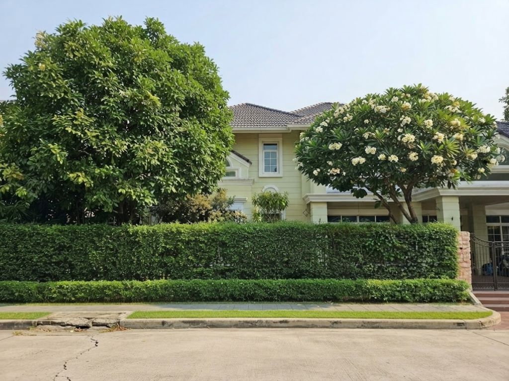 picture Exceptional Corner Residence on 226 sq.wah at Narasiri Watcharapol - 2/6