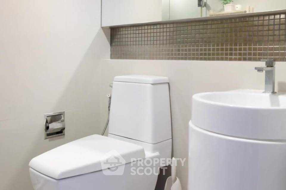 picture 34th-Floor 2-BR For Sale At RHYTHM Phahon-Ari Near BTS Saphan Khwai (ID 2410461) - 8/11