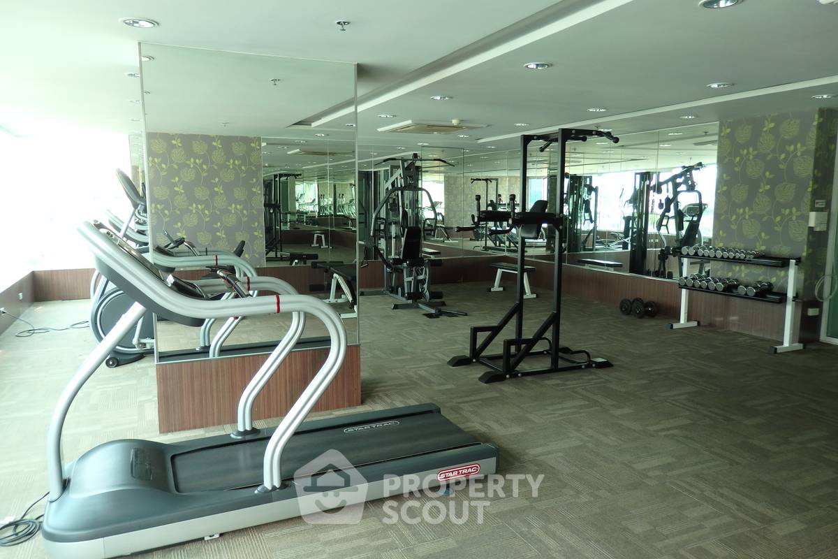 picture Great Value 1-BR Sukhumvit Living Town 300m To MRT Phetchaburi (ID 886854) - 7/11