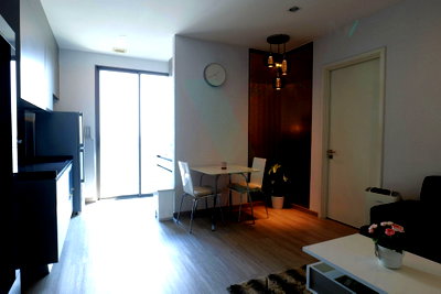 Condos for rent : 🚩Best room!🚩 For Rent Condo THE ROOM SUKHUMVIT 69 Building 1, Floor 19,1 bed room, Room size 44.00 sqm