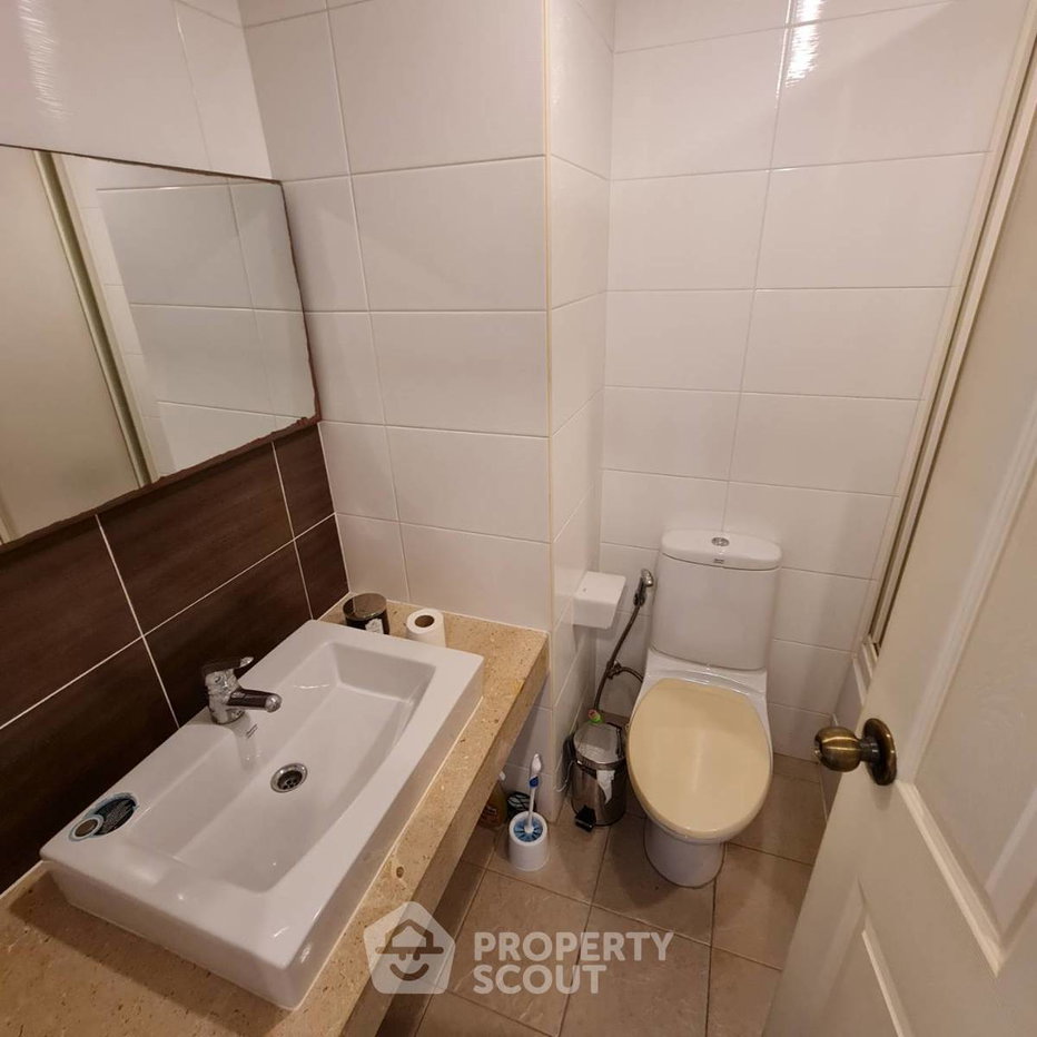 picture Great Value 1-BR At Grand Park View Asoke Near MRT Sukhumvit (ID 2076712) - 10/26