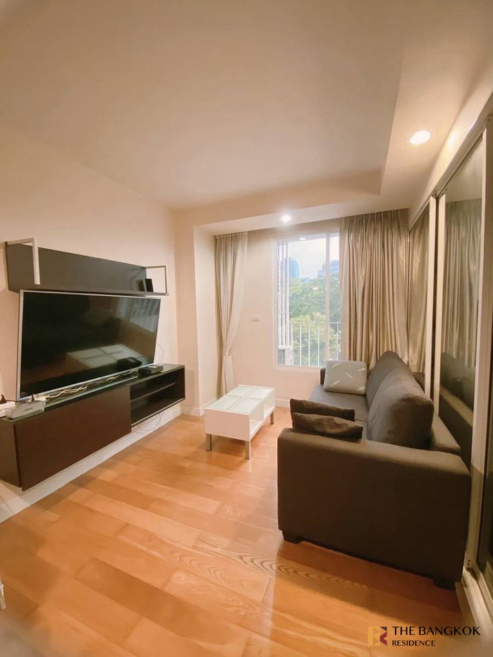 picture Focus on Saladaeng Near BTS sala daeng ready-to-move-in condo, central city location - 6/6