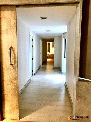 Condos for sale : Luxurious Design, Elevated Atmosphere Royal Castle Sukhumvit near BTS Phrom Phong
