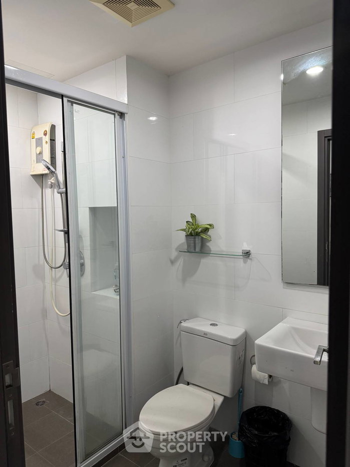 picture 17th-Floor 1-BR At The Base Park East Sukhumvit 77, BTS On Nut (ID 2319265) - 6/16