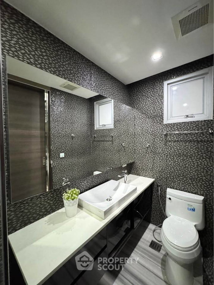 รูป 3 ห้องนอน 240 ตร.ม. ชั้น 20 Citi Smart Sukhumvit 18 ใกล้ BTS อโศก 200 ม. (ID 3193405) - รูปที่ 22/27