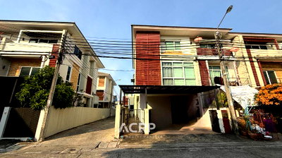 Houses for sale Yan Nawa : For sale Townhouse/Home-office in project Thanapat Haus Sathorn-Narathiwas (00119940)