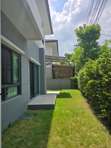 ให้เช่าบ้านเดี่ยว 4 ห้องนอน 274 ตร.ม. 63 ตร.ว. เซนโทร วิภาวดี