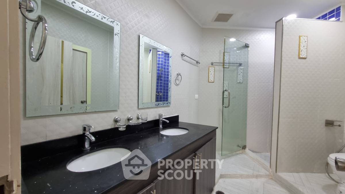 picture 2-BR 100 Sqm President Park Condominium By MRT Queen Sirikit (ID 3193437) - 7/11