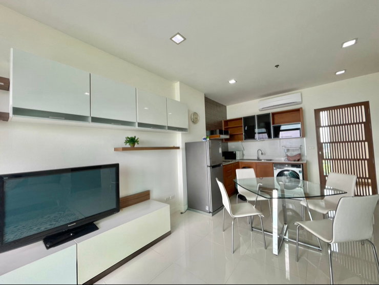picture For rent: Casalunar Paradiso condo, beachfront in Bang Saen. - 4/6
