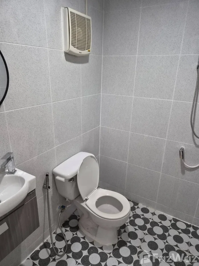 รูป ทาวน์เฮ้าส์ให้เช่า 3 ห้องนอน ในโครงการ บ้านชนกานต์ บ้านกลางเมือง 6653599 - รูปที่ 10/16