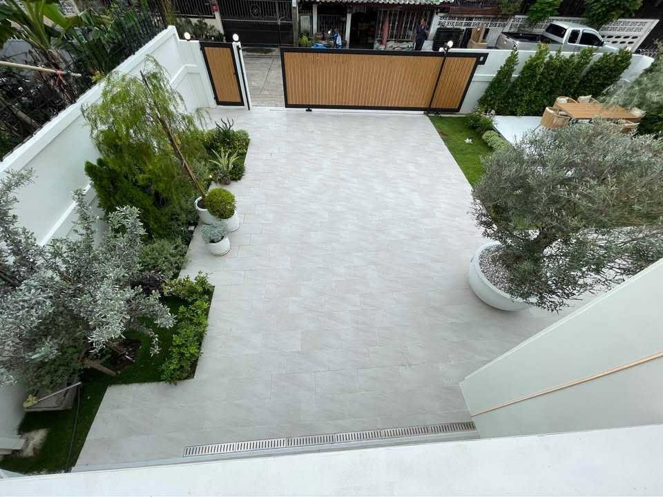 picture LTH16058 - Spacious House for Sale Lat Phrao–Chokchai 4 | 320 sq.m. | 4 Beds 3 Baths | 4 Parking | 18.5 MB - 6/10