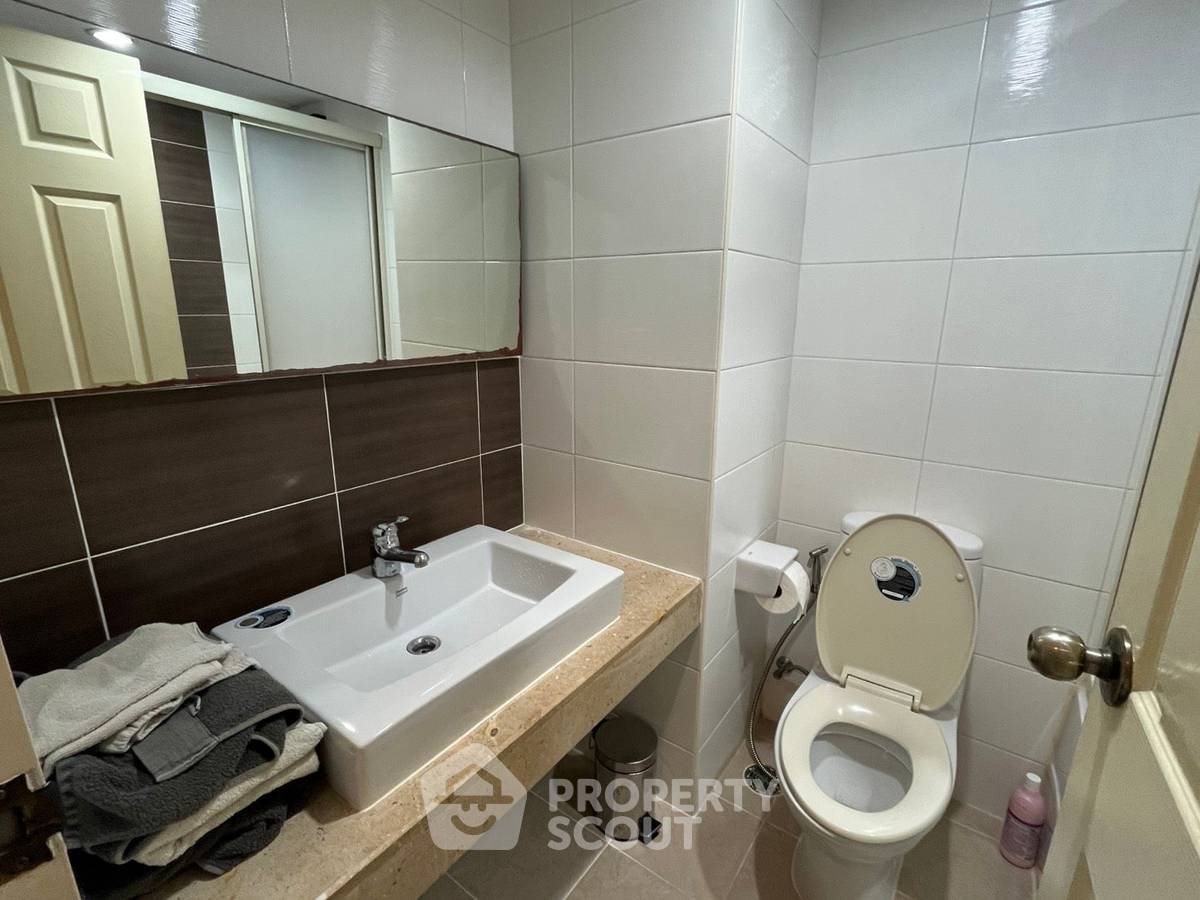 picture Great Value 1-BR At Grand Park View Asoke Near MRT Sukhumvit (ID 2076712) - 16/26