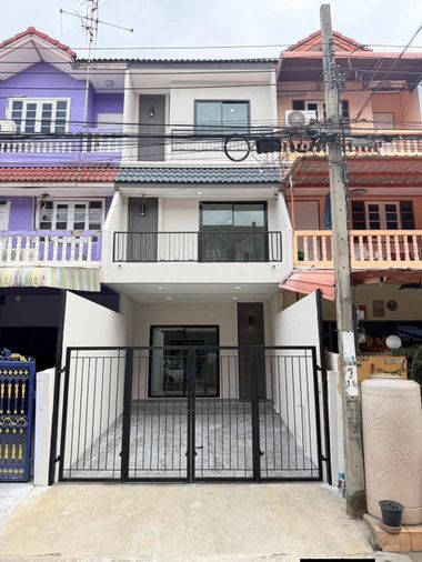 ขายทาวน์โฮม 3 ห้องนอน 16.5 ตร.ว. สินทวี แกรนด์วิลเลจ