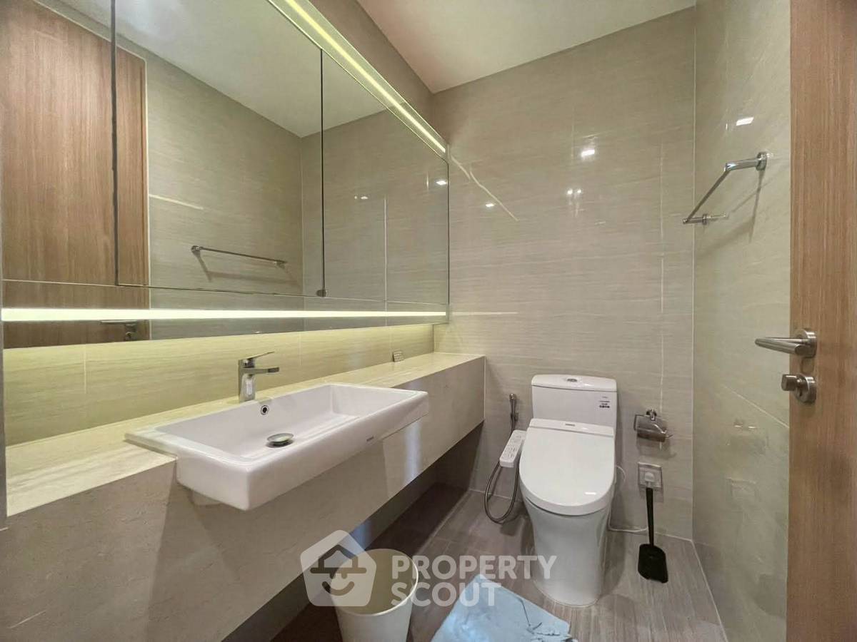 picture 19th-Floor 3-BR Condo At Noble Be 33 Near BTS Phrom Phong (ID 3193457) - 5/18