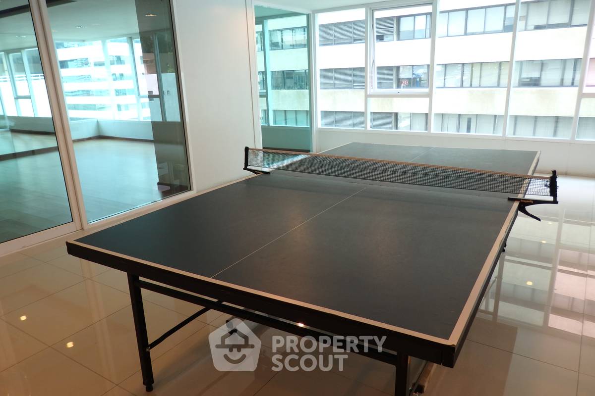 picture Great Value 1-BR Sukhumvit Living Town 300m To MRT Phetchaburi (ID 886854) - 4/11