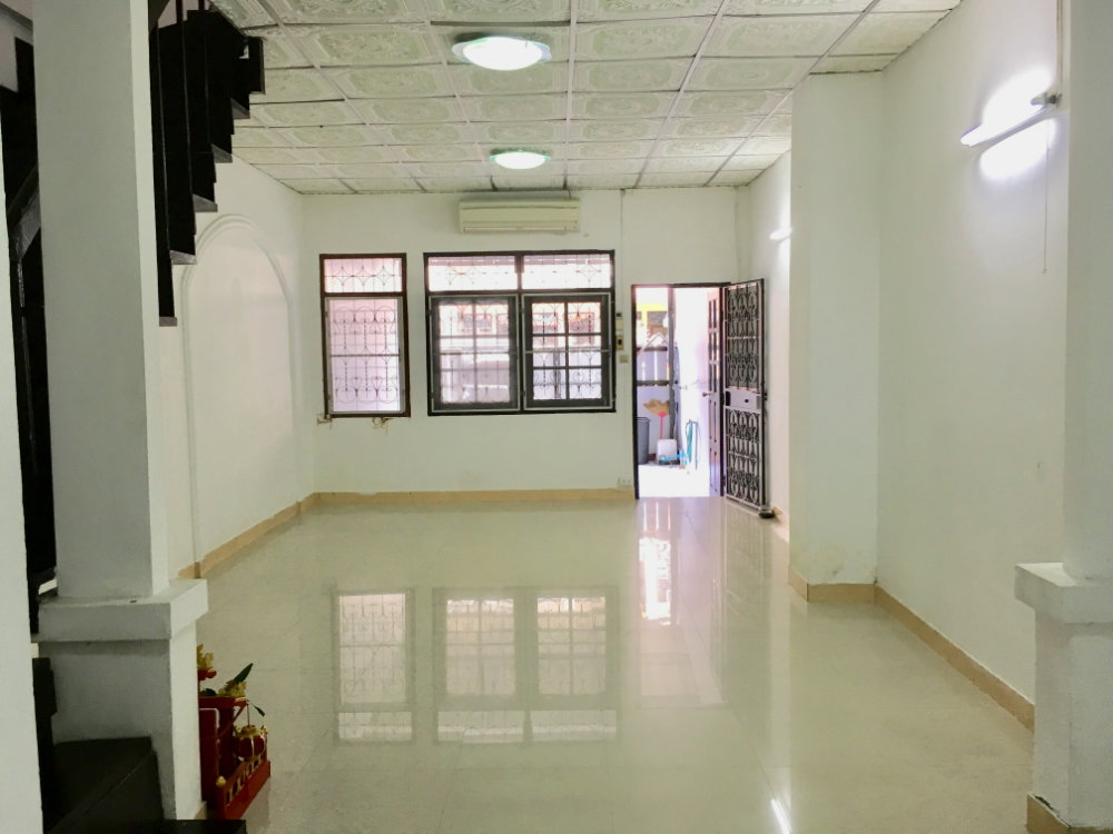 รูป ให้เช่าทาวน์เฮ้าส์ นวมินทร์  135 32/271 18 ตรว. 2 ชั้น 2 ห้องนอน 2 ห้องน้ำ 1 ห้องครัว แอร์ 3 ตัว 8000 บ. - รูปที่ 3/7
