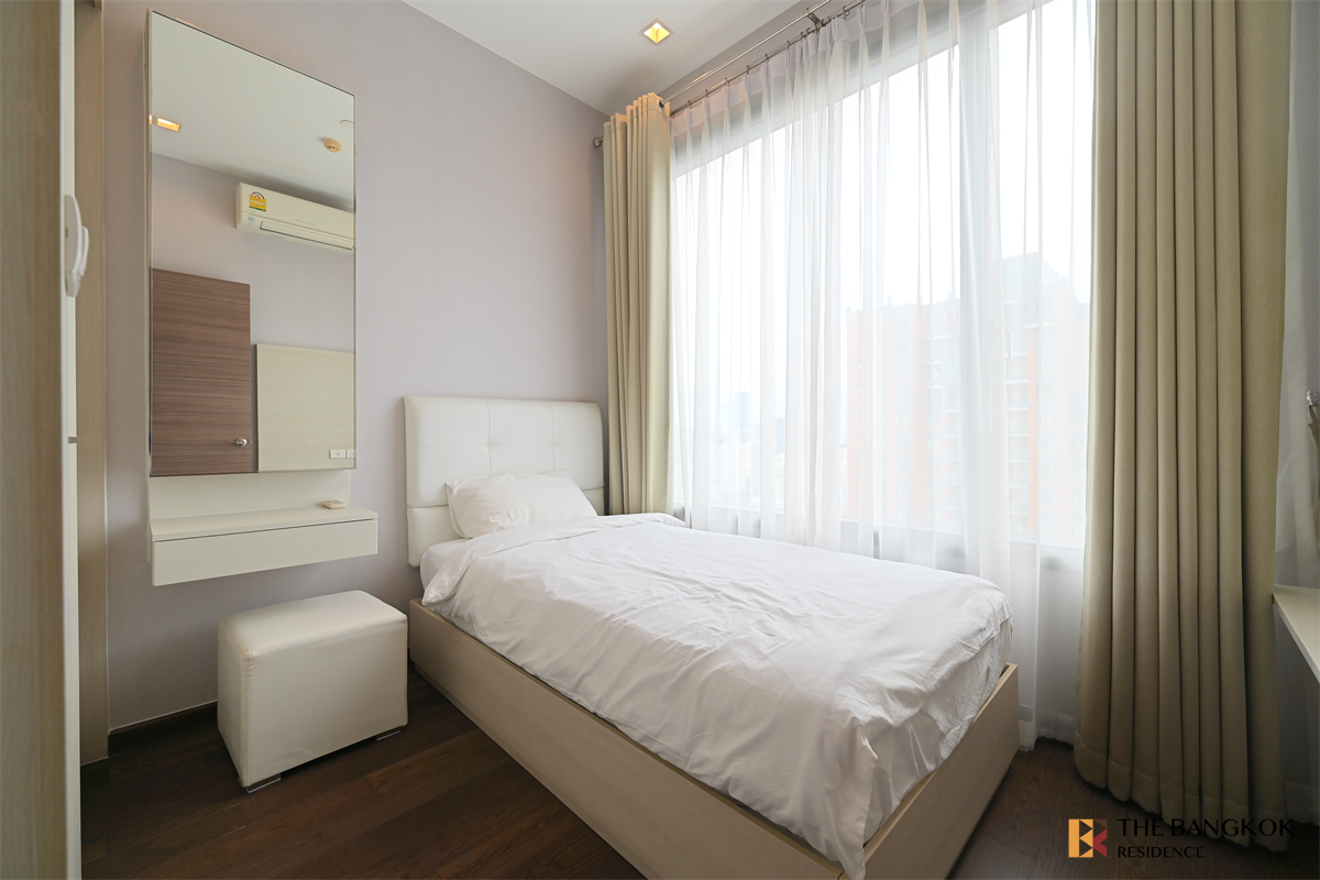 picture Q Asoke near MRT Phetchaburi Station Easy Travel, Fully Utilized Space - 8/10
