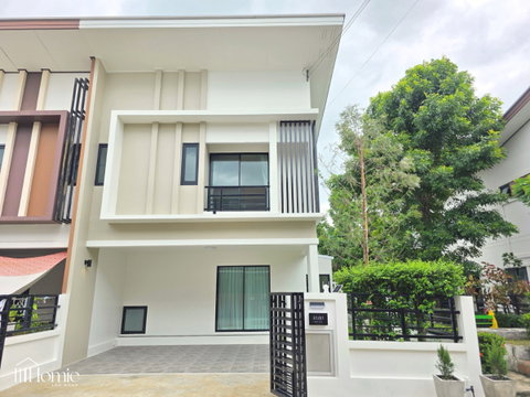 ทาวน์โฮมหลังมุม รีโนเวทใหม่ ทำเลดี หมู่บ้านฟ้าปิยรมย์ ลำลูกกาคลอง 6 นีวา เฟส 14 บึงคำพร้อย ลำลูกกา ปทุมธานี กว้างขวาง ราคาถูก