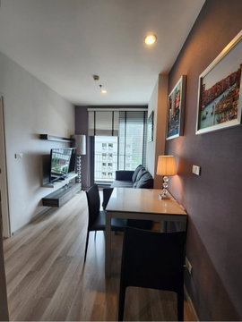 For Sale!! Centric Ratchada - Huai Khwang, 1 bedroom, pool view, 32 sq m. Contact Line ID: @480kttgd