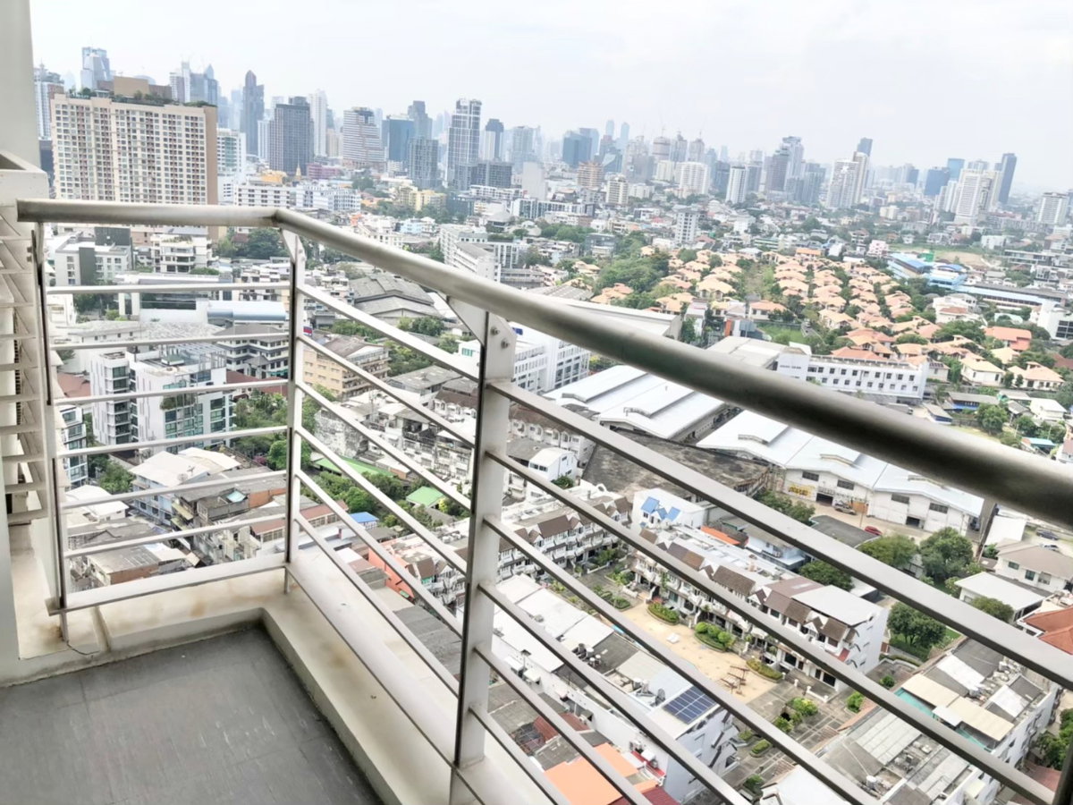 picture For Sale: Exclusive Corner Unit at Le Luk Condo – Steps from BTS Phra Khanong - 57/65