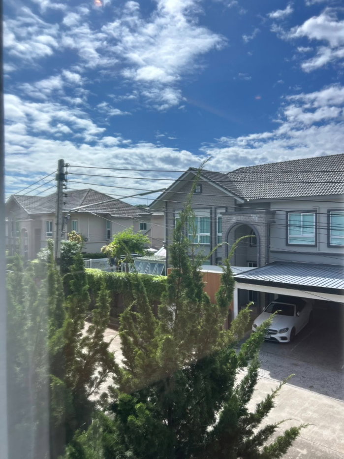 picture Luxury Homes, Laddarom Elegance, Ruamchok, 2 Houses Available, in a premium residential community. - 29/38