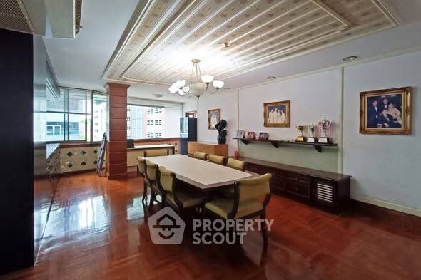 รูป คอนโดเลี้ยงสัตว์ได้ 4 ห้องนอน 410 ตร.ม. Premier Condominium ห่าง BTS พร้อมพงษ์ 300 เมตร (ID 3193392) - รูปที่ 4/26