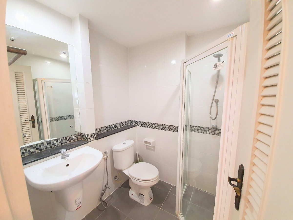 picture 2BR 60SQM Near BTS Bearing Only 17K | Short-Term Available - 10/10