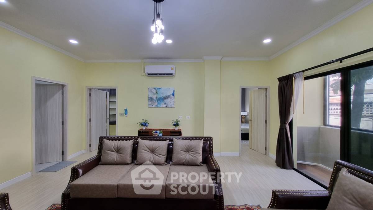 picture 2-BR 100 Sqm President Park Condominium By MRT Queen Sirikit (ID 3193437) - 3/11