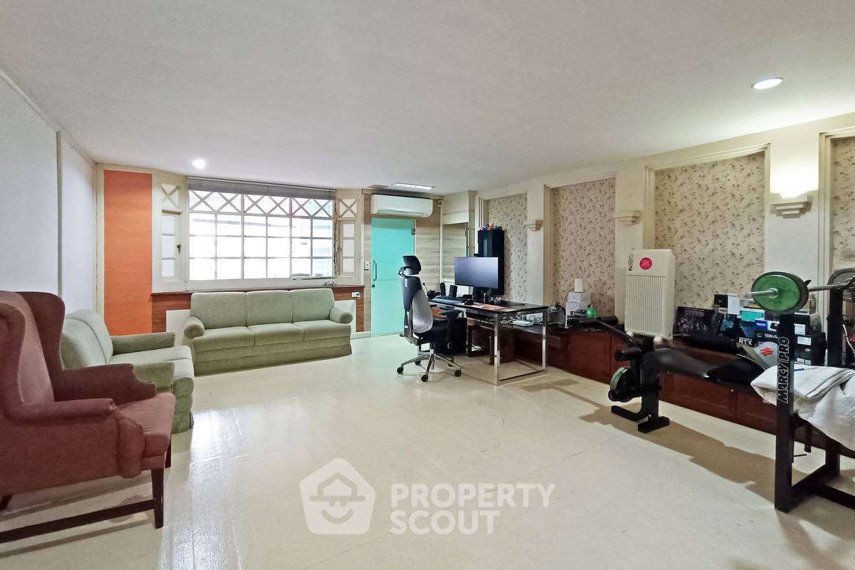 รูป คอนโดเลี้ยงสัตว์ได้ 4 ห้องนอน 410 ตร.ม. Premier Condominium ห่าง BTS พร้อมพงษ์ 300 เมตร (ID 3193392) - รูปที่ 6/26