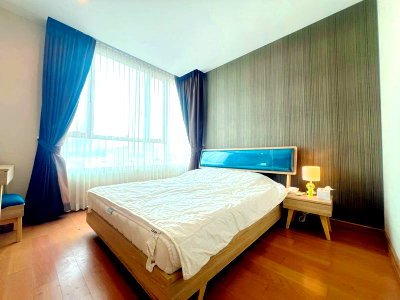 Condos for sale : Marina Bay Front Luxury Condo, beachfront, in the heart of the city. Beautiful,move in Ready units.