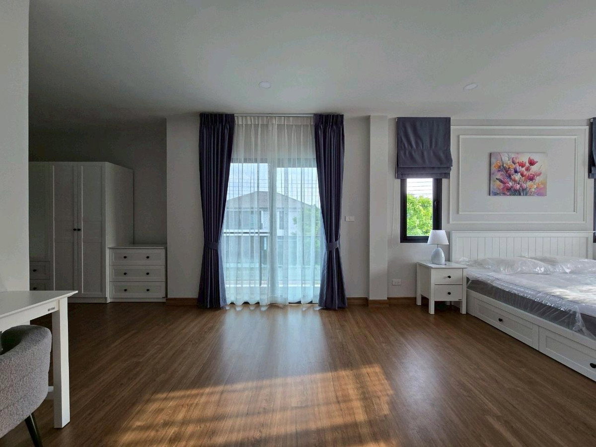 รูป ให้เช่า บ้านเดี่ยว CENTRO Vibhavadi ** 79,900 บ./ด. ** ที่ดิน 100 ตร.ว. พท. ใช้สอย 252 ตร.ม. 4ห้องนอน 5ห้องน้ำ 3ที่จอดรถ - รูปที่ 21/39