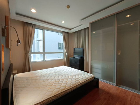 The Address Sukhumvit 42 | 🚝 Near BTS Ekkamai and Gateway shopping mall. Fully furnished with all appliances, ready to move in.
