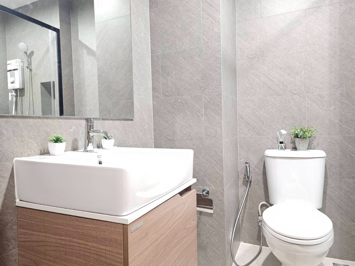 รูป ให้เช่า The Livin Ramkhamhaeng ห้องใหม่มือ 1 วิวสระ ใกล้ MRT ลำสาลี เพียง 11,500 บาท - รูปที่ 13/13