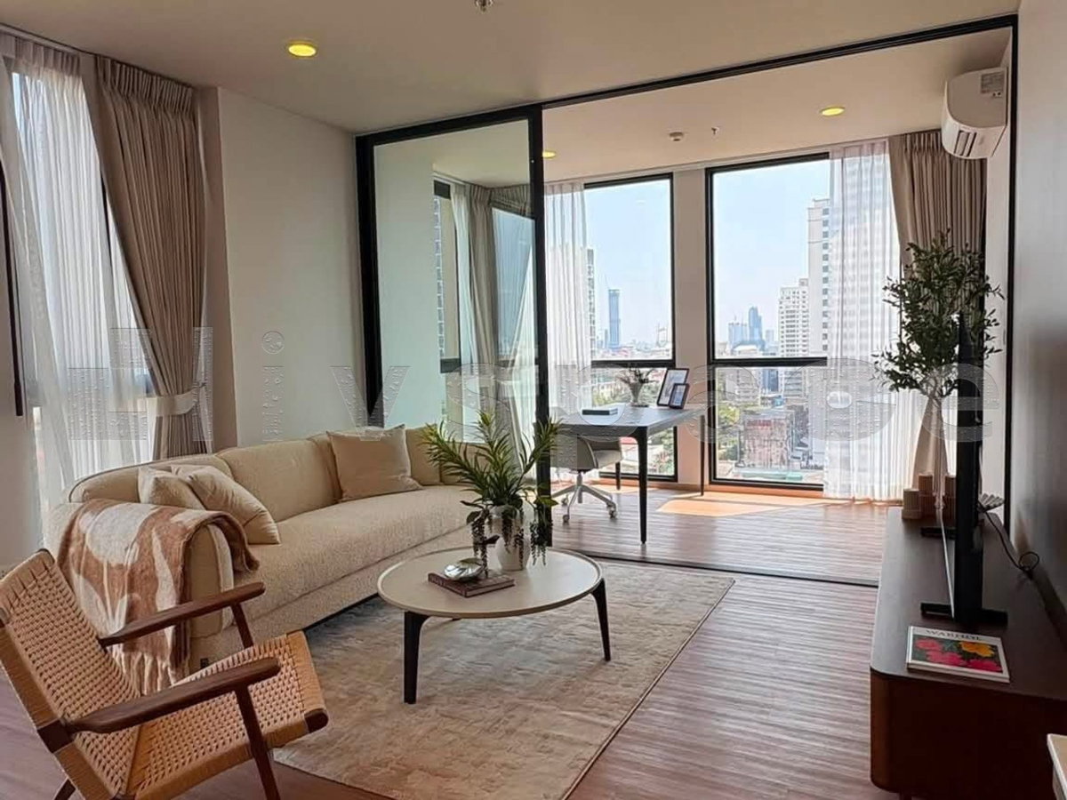 picture ▚ L0FC49ツ FOR RENT: The Issara Sathorn 2 Bed 2 Bath 90sqm Beautifully Decorated High Floor Unblocked View Cool Facing✨ - 3/18