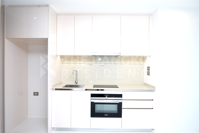 Condos for sale : Location Near Employment, Surrounded by Lifestyles The Bangkok Sathorn near BTS Surasak