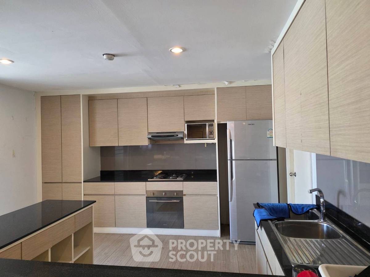 picture Spacious 3-BR 240 Sqm At DS Tower 1 Near BTS Phrom Phong (ID 3191623) - 1/8