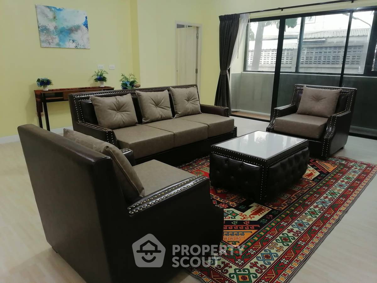 picture 2-BR 100 Sqm President Park Condominium By MRT Queen Sirikit (ID 3193437) - 9/11