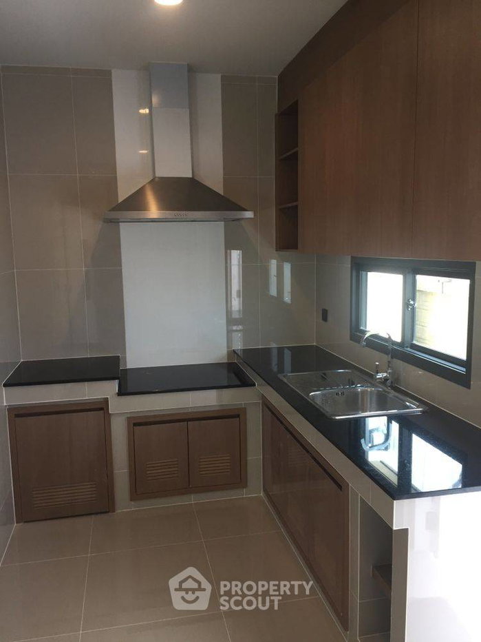 picture 4-BR House At Setthasiri Krungthep Kreetha, Hua Mak (ID 3192112) - 3/6
