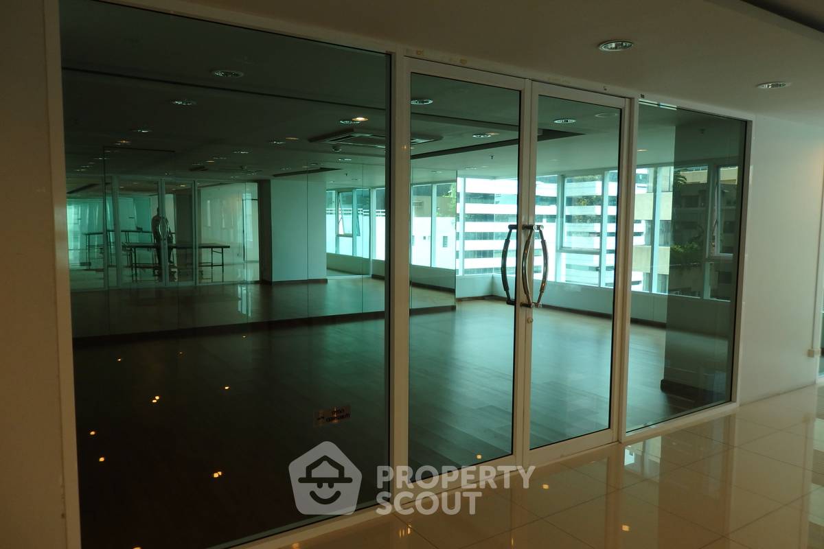 picture Great Value 1-BR Sukhumvit Living Town 300m To MRT Phetchaburi (ID 886854) - 5/11