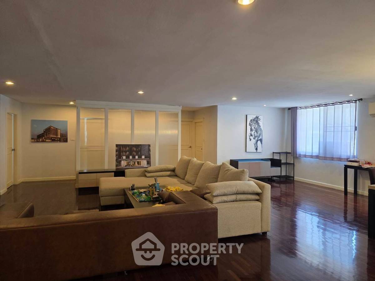 picture Spacious 3-BR 240 Sqm At DS Tower 1 Near BTS Phrom Phong (ID 3191623) - 3/8