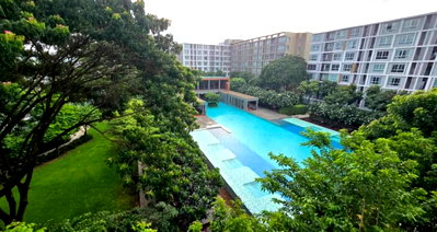 Condos for rent Hospital Kawila Chiang Mai : 🌳🪟 D CONDO SIGN FOR RENT | 5th Floor, Building C | Garden & Pool View | Near Central Festival Chiang Mai