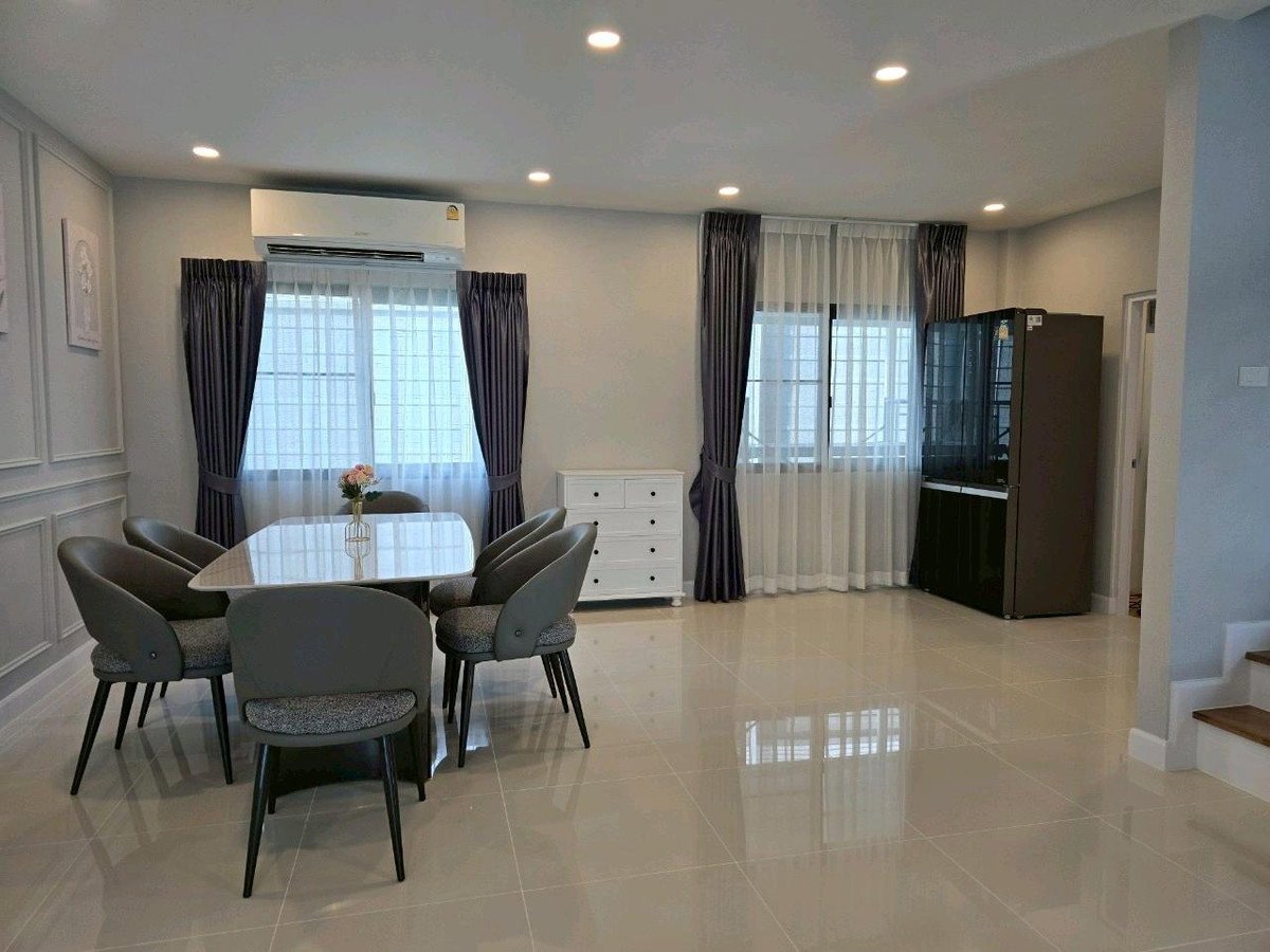 รูป ให้เช่า บ้านเดี่ยว CENTRO Vibhavadi ** 79,900 บ./ด. ** ที่ดิน 100 ตร.ว. พท. ใช้สอย 252 ตร.ม. 4ห้องนอน 5ห้องน้ำ 3ที่จอดรถ - รูปที่ 8/39