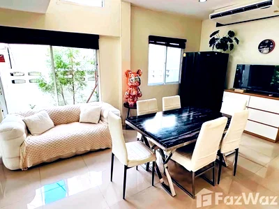 Houses for rent Bangkok : 5 Bedroom House for rent in Khlong Tan Nuea, Bangkok  6677077
